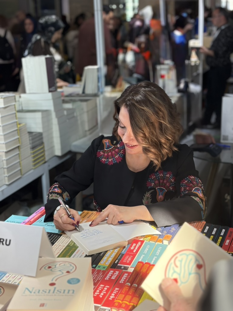 Bursa Kitap Fuarı’nda Okurlarımızla Buluşmanın Sevincini ve Heyecanını Yürekten Hissettik